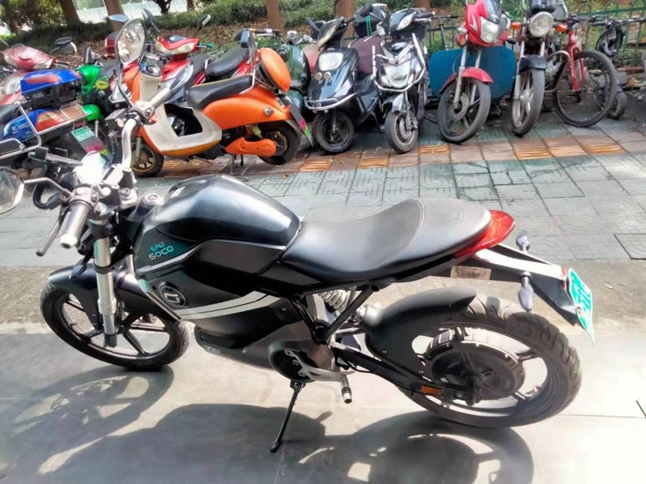 车况很好，9成新，电池新换的，一键启动