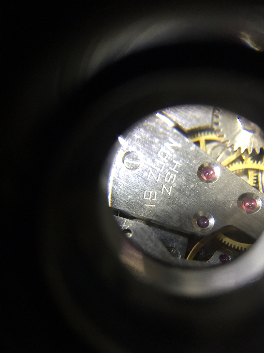 机械表保养机械表洗油保养。朋友的。