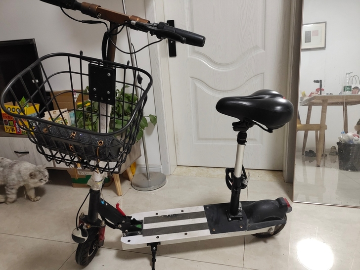 9成新 迷你电动车36V 牌子是大陆和 用...