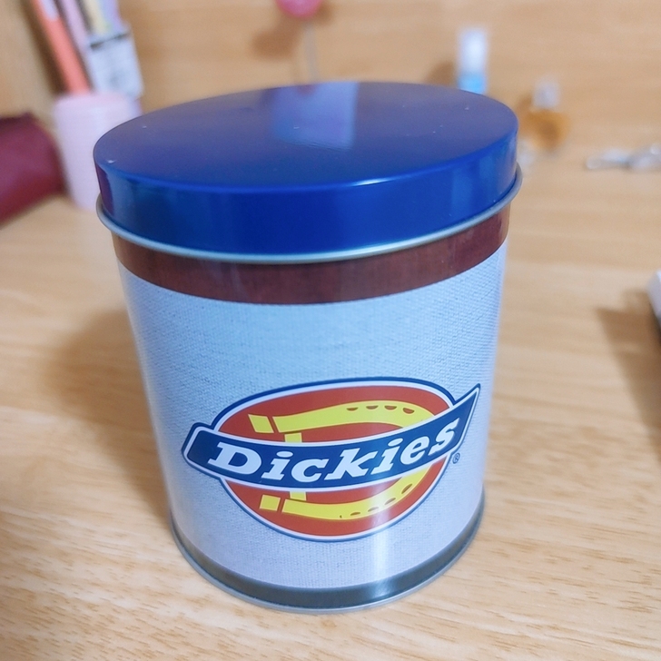 dickies铁罐，可以当做笔筒，也可以存...