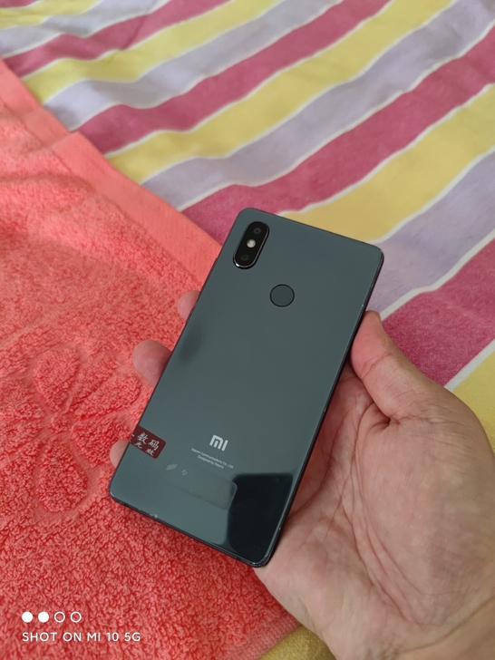 小米8SE  6+64G 黑色 98新