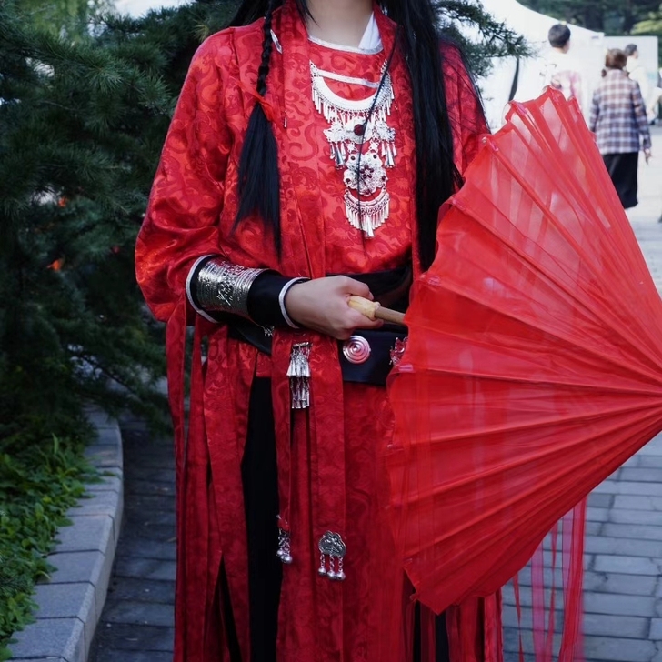 出急出 花城cos服 就图上的