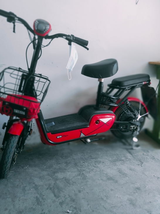 个人车。换地方工作,带不走。有需要的八百出...