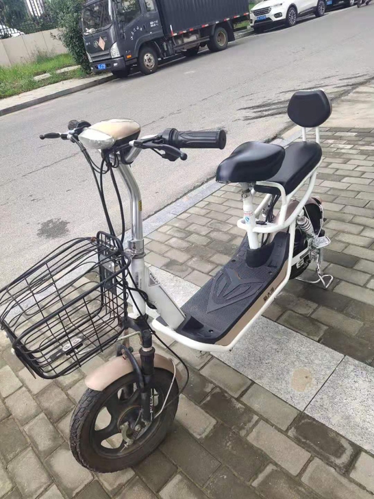 代步神器，小零件都很好，速度小飞机，续航四...