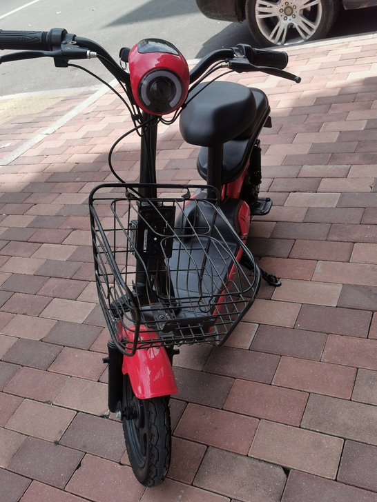 转让一部爱玛电动车，全车正常，电池续航长，...