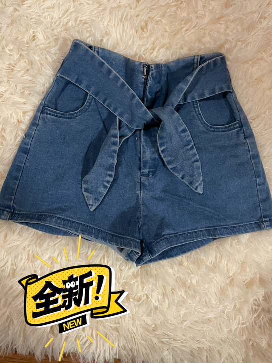 高腰牛仔短裤