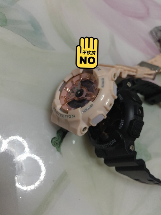 实价两个玩具表，都通电显字，其他功能不保证...