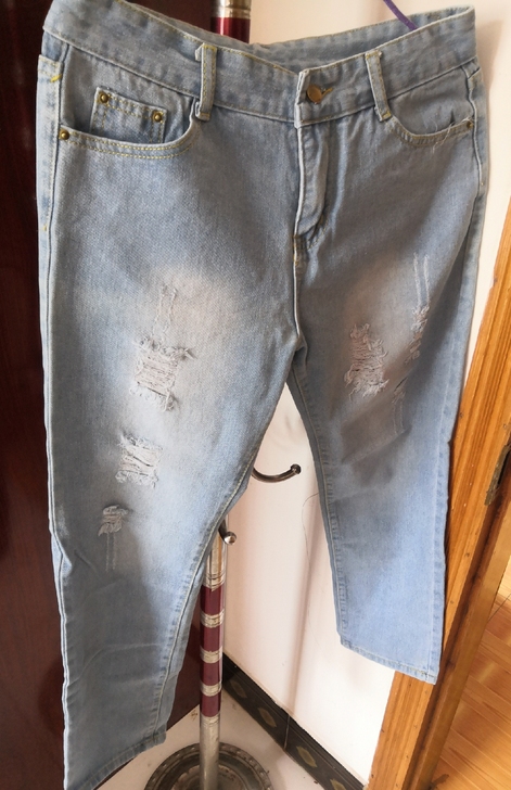 全新30码九分破洞牛仔裤