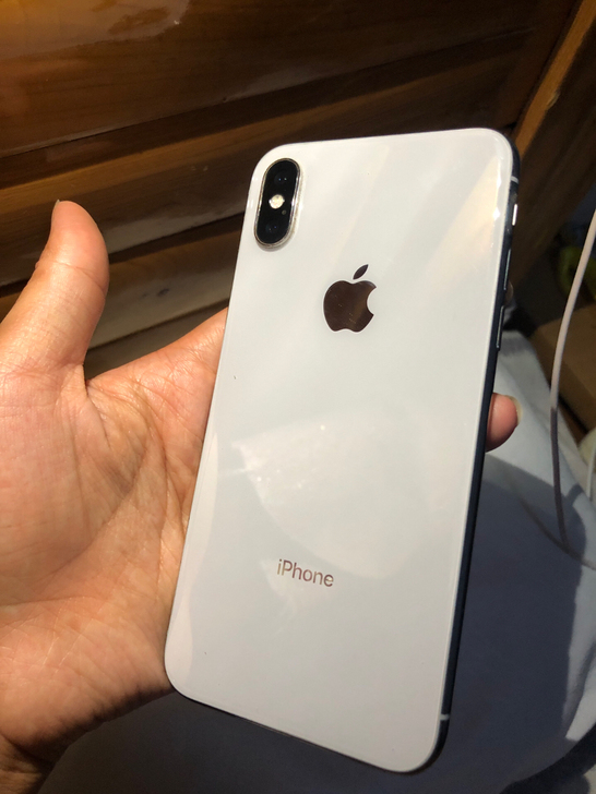 自用苹果X手机换新机出售，很爱护保护的很好...