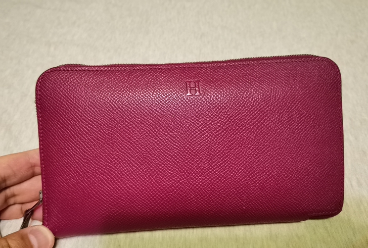 爱马仕钱包，玫红色，很久之前买的，好久没用...
