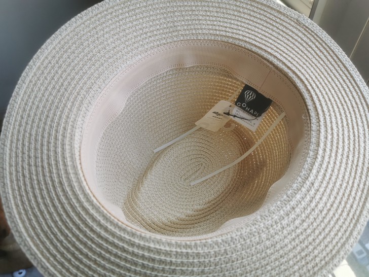 米色礼帽草帽遮阳帽女 全新带吊牌