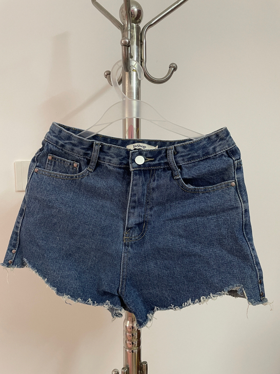 Inshop牛仔短裤，s码，专柜入