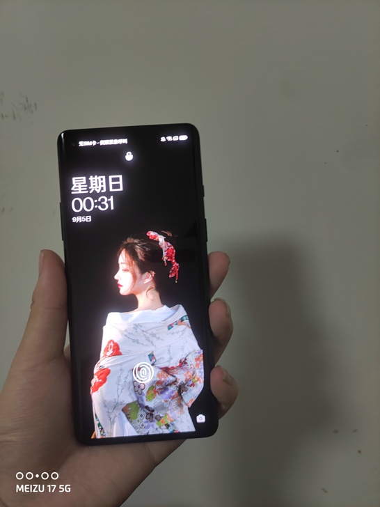 一加8手感巨好