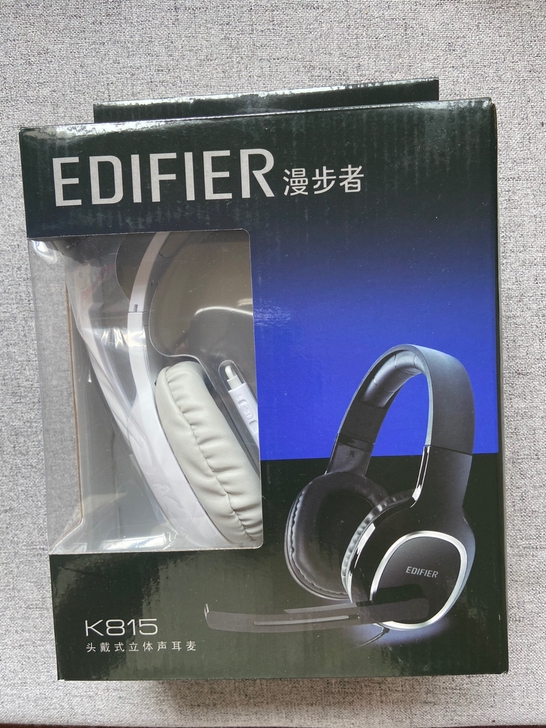 漫步者耳机，几乎全新，就是打开看了下。