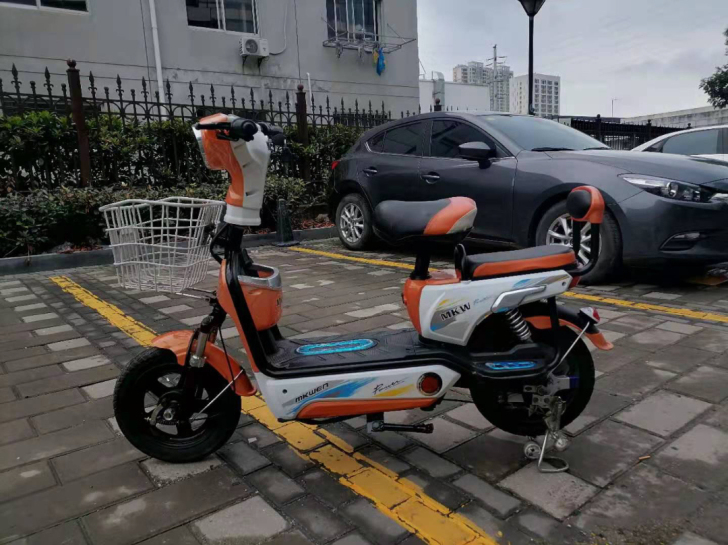 双禾8成新48伏小型代步电动车电瓶车苏州市...