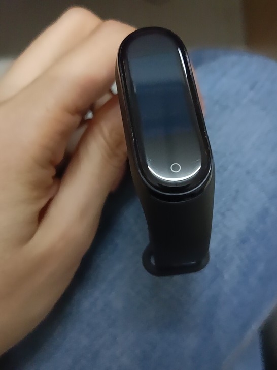 小米手环4，标准版，轻微划痕（如图），配件...