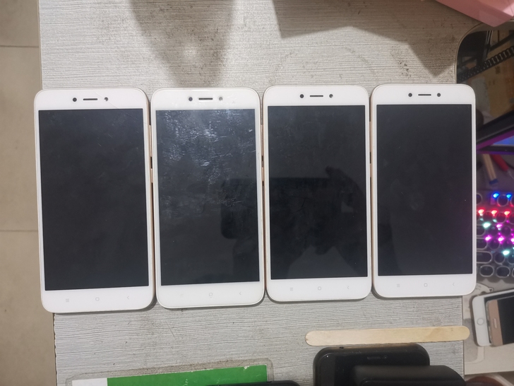 红米5a手机 4台 红米2s2台 小米5是...