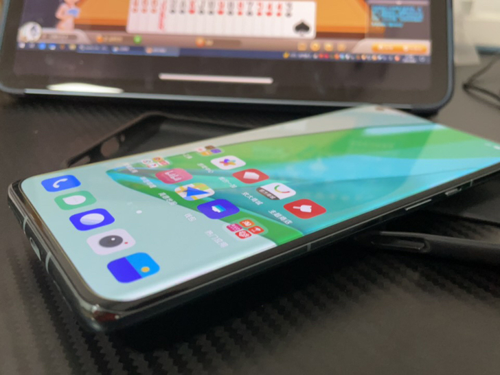 一加9pro   99新没有任何磕碰，划痕。