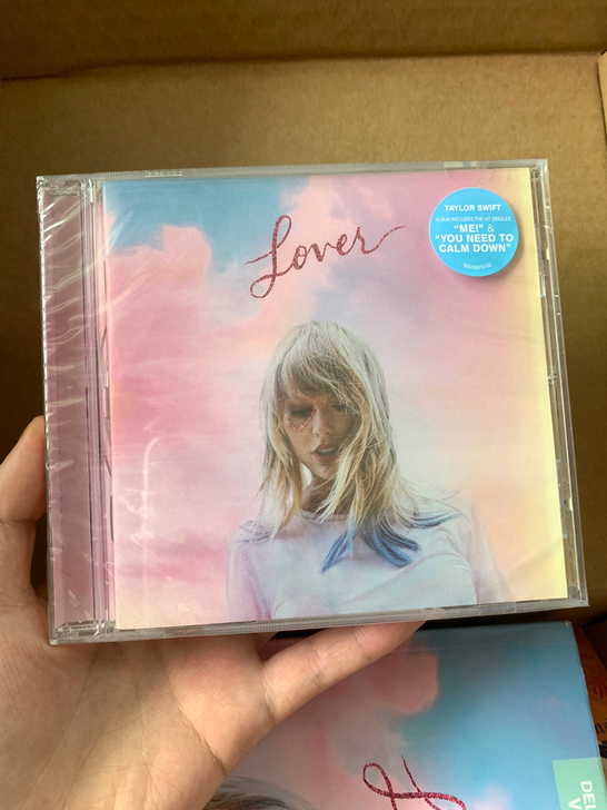 出霉霉泰勒斯威夫特Lover美版专辑 计入...