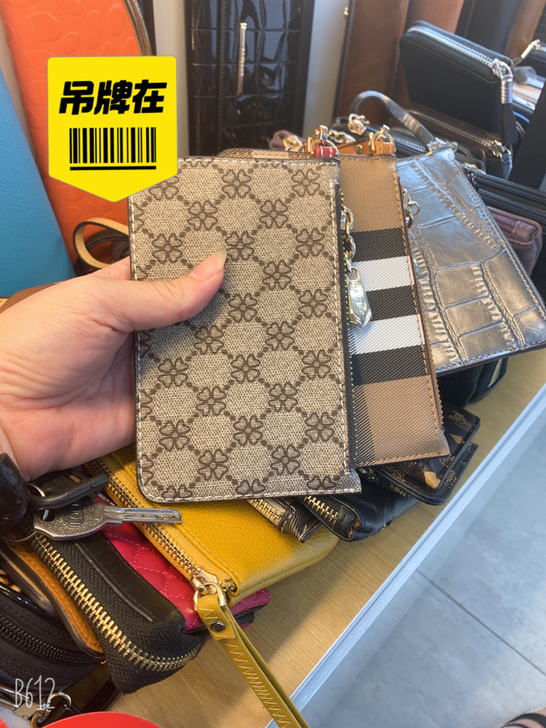 真皮零钱包包，特价19