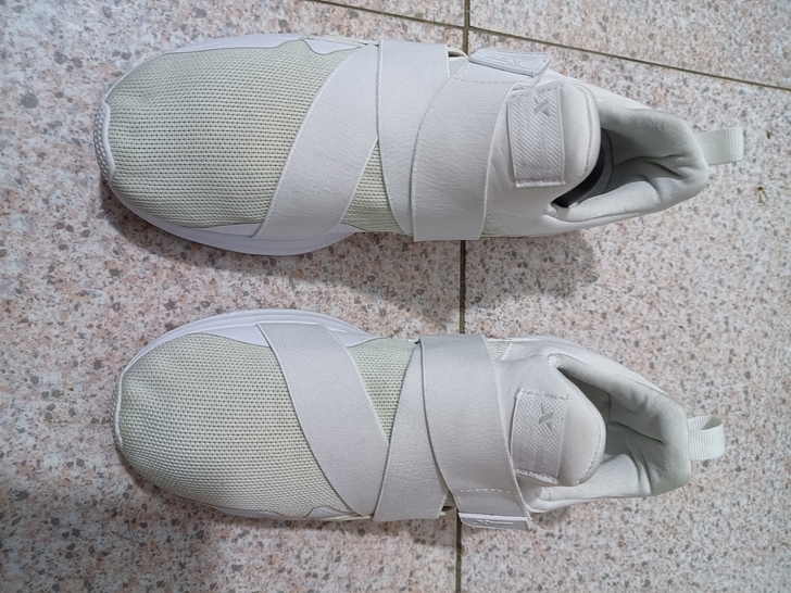 二手男鞋特步运动鞋39码   鞋子保证正品...