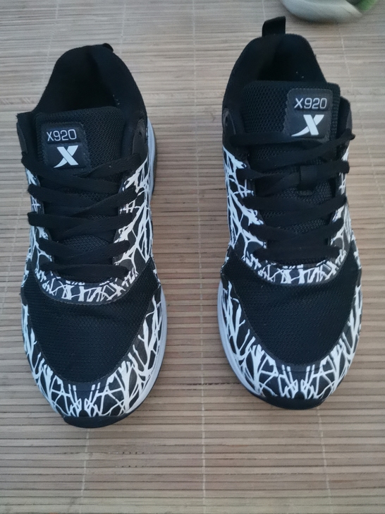 二手男鞋,特步运动鞋41码 鞋子保证正...