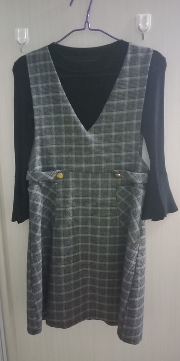 韩版气质修身背带裙.商场专柜入手.质量没问...