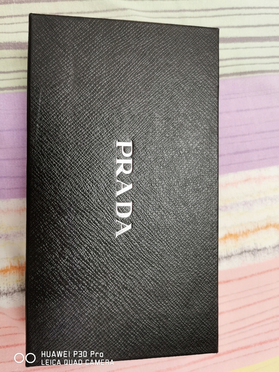 【包邮】全新PRADA长款钱包，颜色杏色，...