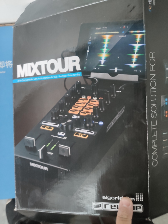 Reloop Mixtour DJ控制器,...