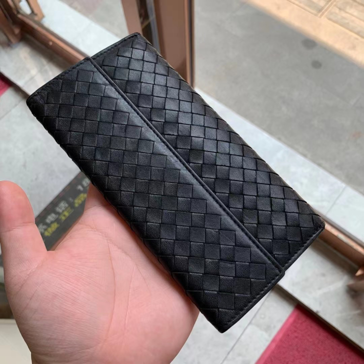 bv钱包  编织款式 羊皮手感好  整体成...