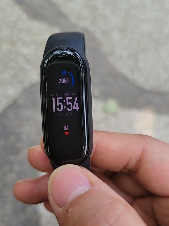 小米手环5，功能完好，八成新，闲置，80包...