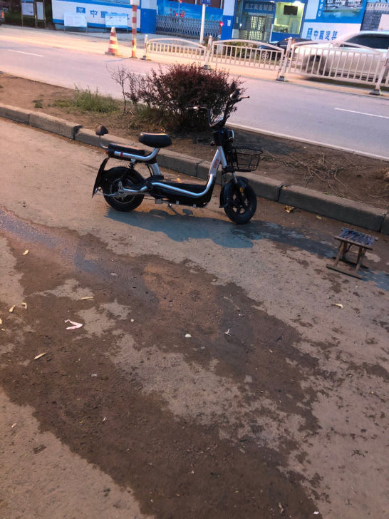 今年春天1900买的新电动车，没怎么骑20...