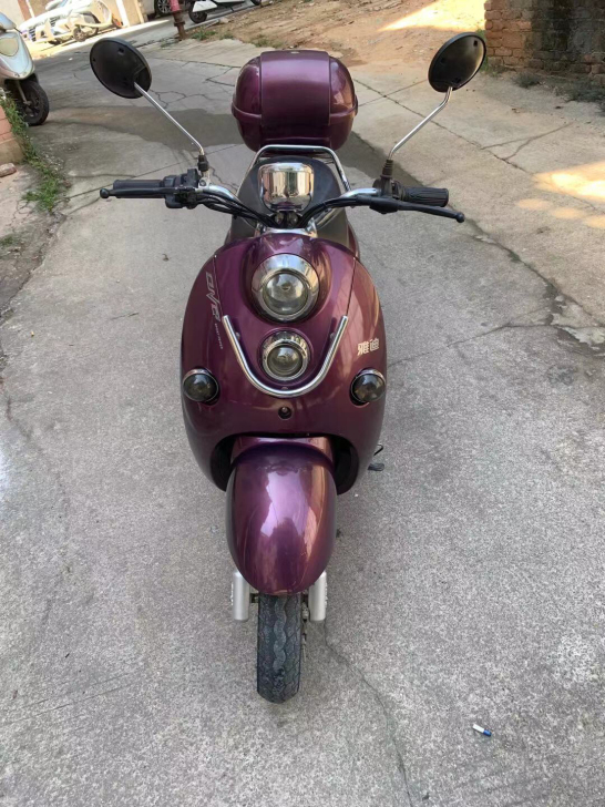 雅迪的电动车原价4200，现在1900，2...