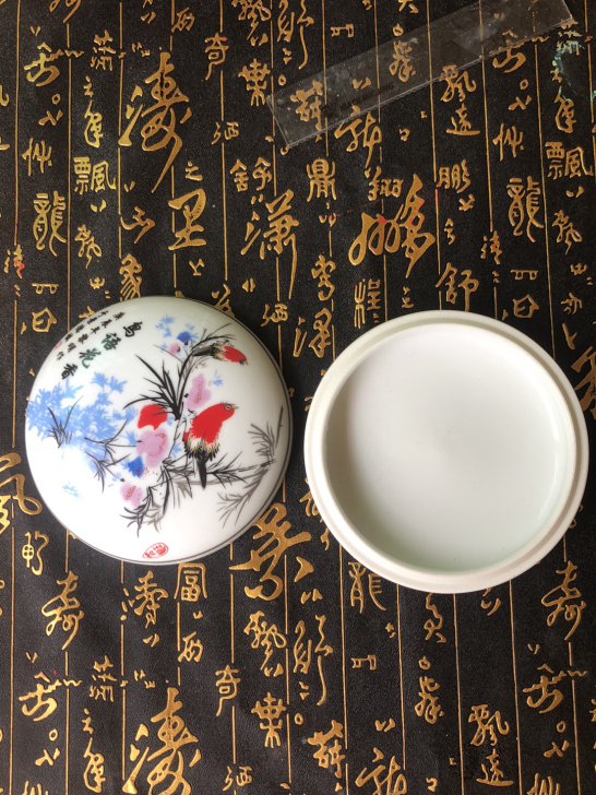 超大花鸟瓷盒，可以装500克左右印泥！