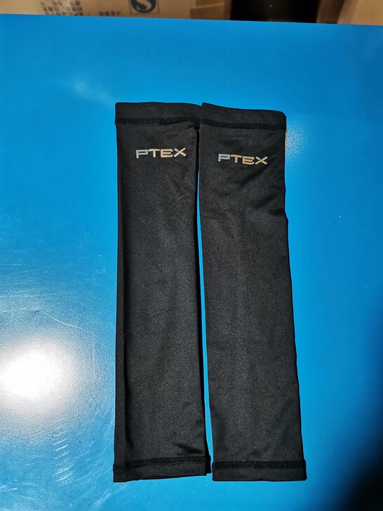 全新正品出外护臂！冰袖速干护臂S/M！跑步...