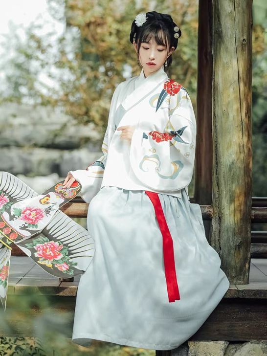 【十三余 小豆蔻儿】[东风一梦] 印花短袄...