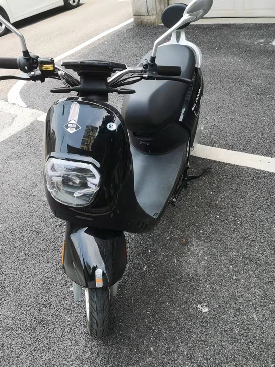 爱玛小龟王电动车60v，95成新，车子是今...
