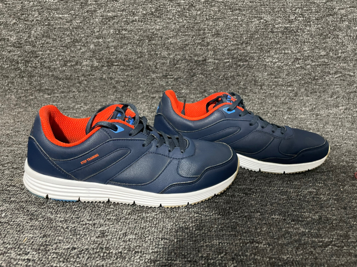 二手特步品牌休闲运动鞋 42码 干活压马路...