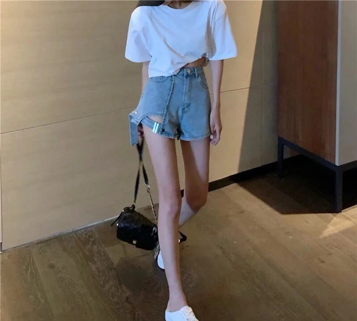 高腰牛仔短裤夏 尺码S 版型好看，转给喜欢...