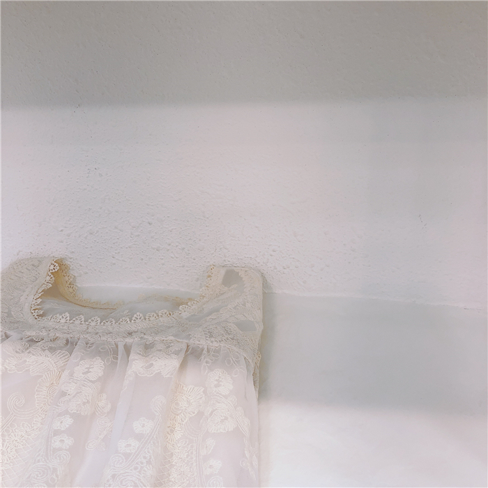 看来看去还是这件zui美 复古刺绣蕾丝衫上...