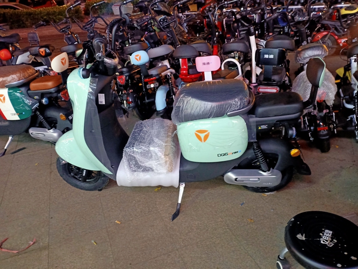 雅迪全系，应有尽有，开学季价格实惠，