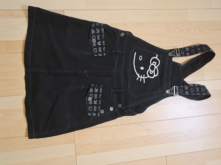 Kitty牛仔背带裙