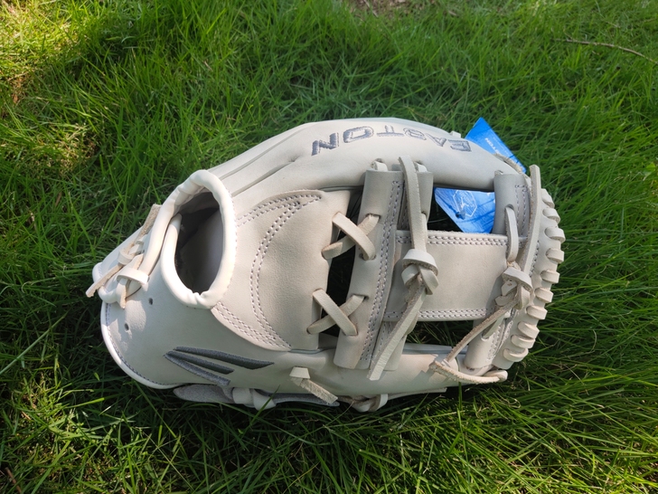 Easton伊斯顿正品棒垒球手套，内野手套...