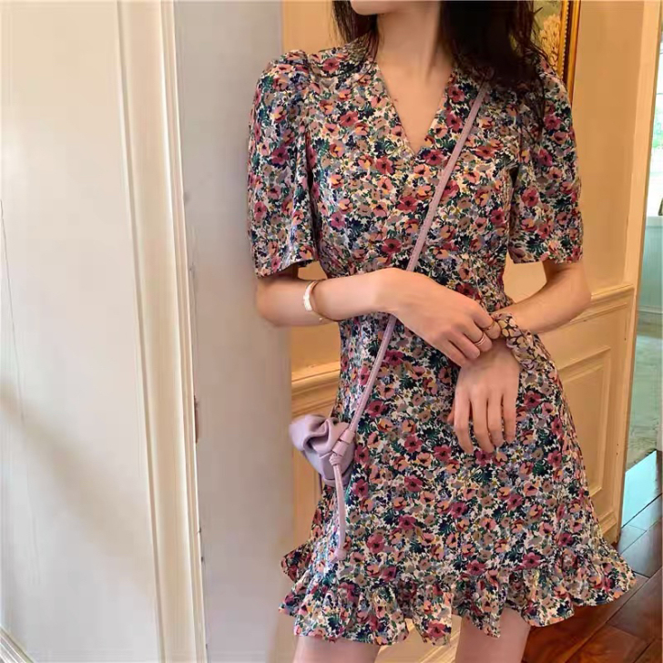 2021年新款小个子法式茶歇设计感小众收腰...