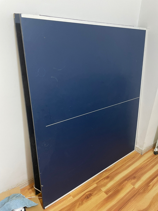 乒乓球台九成新。需要看清聊明白本市自提。外...