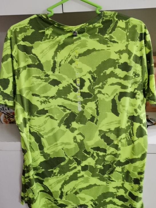 特步荧光绿色男款夏季凉爽T恤（运动款，透气...