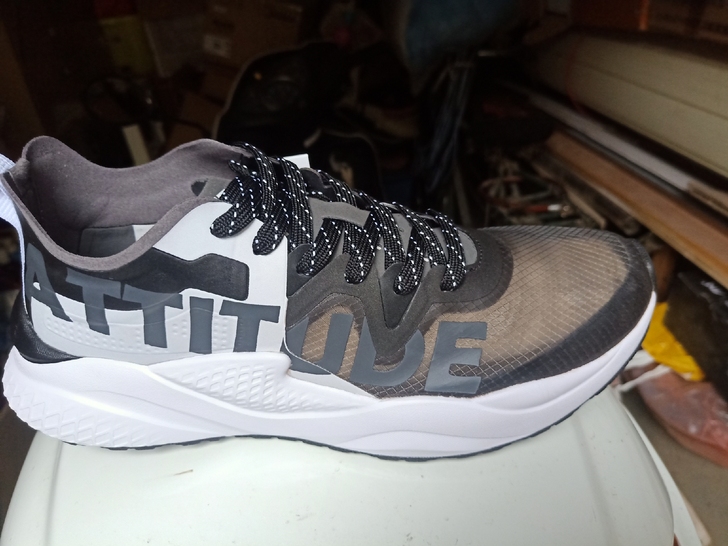 特步夏季休闲鞋，透明网，穿着很舒服，42码...