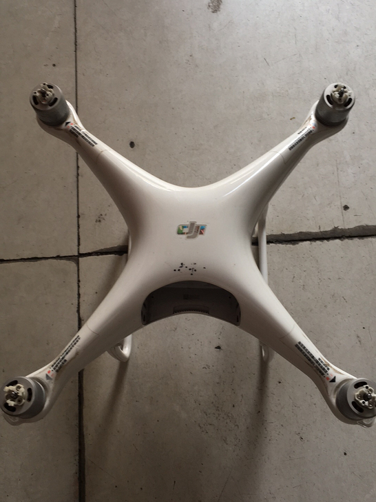 大疆精灵4p，尸体没有镜头，大疆报价说核心...