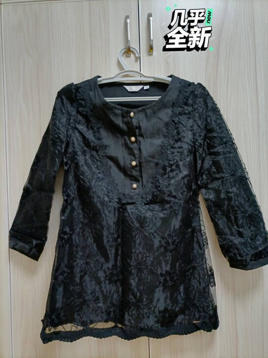 MUSIG品牌黑色蕾丝衫。买了穿了一次。