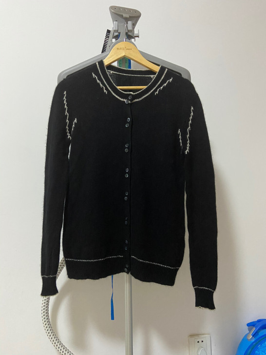 专柜正品二码哥弟羊绒衫，没怎么穿，洗过一次...